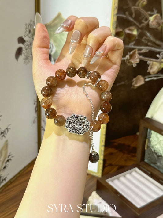 SYRA Onyx Goldshield Bracelet