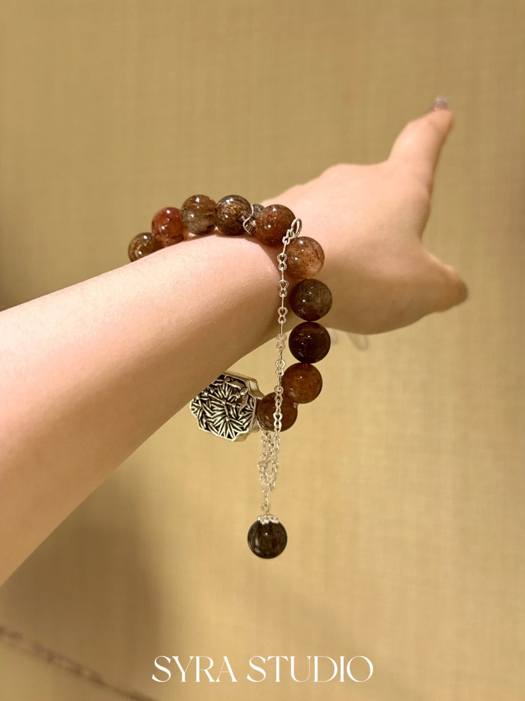 SYRA Onyx Goldshield Bracelet
